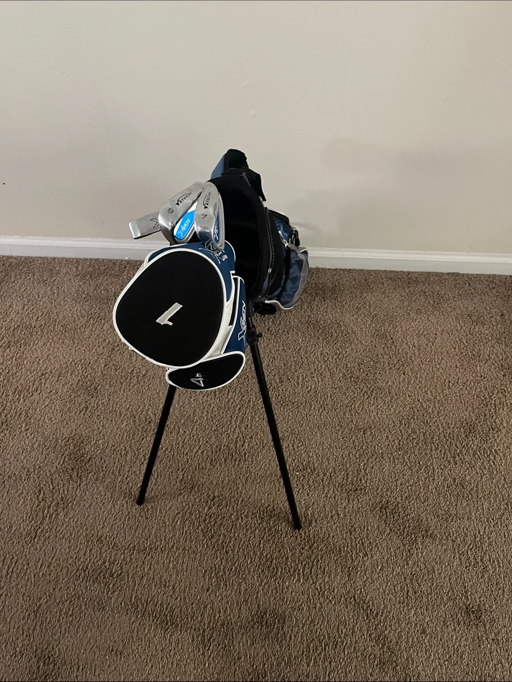 XGEN TiTech Junior Golf Set Blue and Black Stand Golf Bag with Headcovers